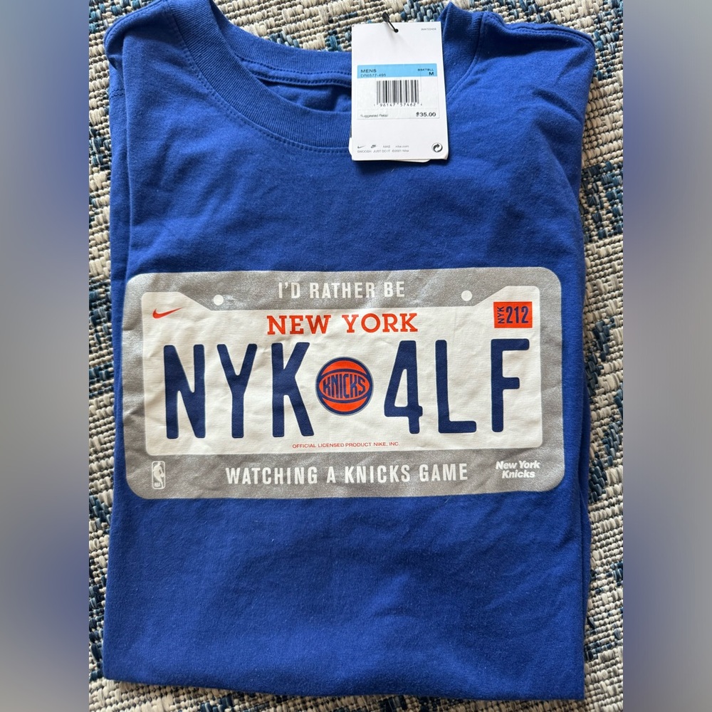 New York Knicks Men’s License Plate Tee NWT